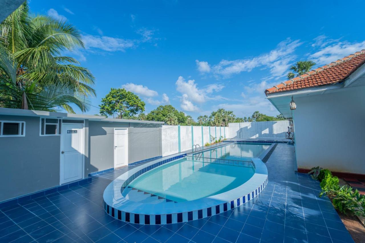 Havana Club Resort Тринкомали Экстерьер фото